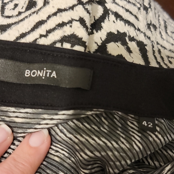 Bonita Black and White Patterned Jacket - 44 - Picture 5 of 9